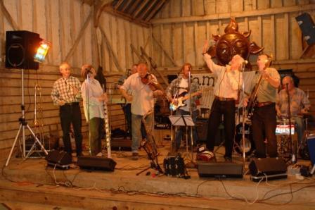JIGS ‘N’ REELS, CEILIDH & BARN DANCE BANDS ESSEX, WALES
