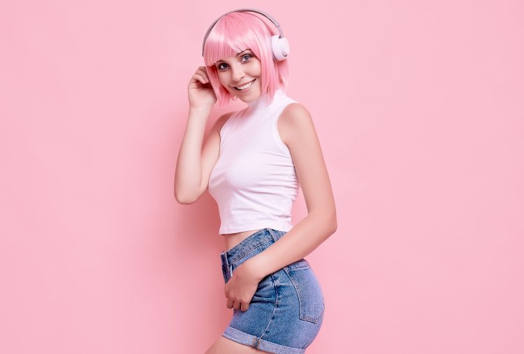 8 key benefits of organising a silent disco party on your 21st birthday