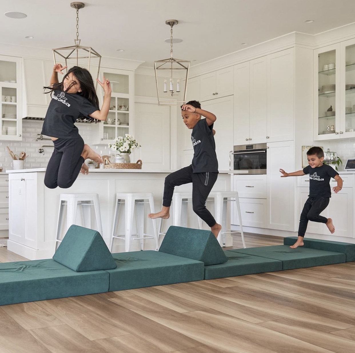 Discover the Perfect Play Couch for Kids that Ships Nationwide in Canada and the USA