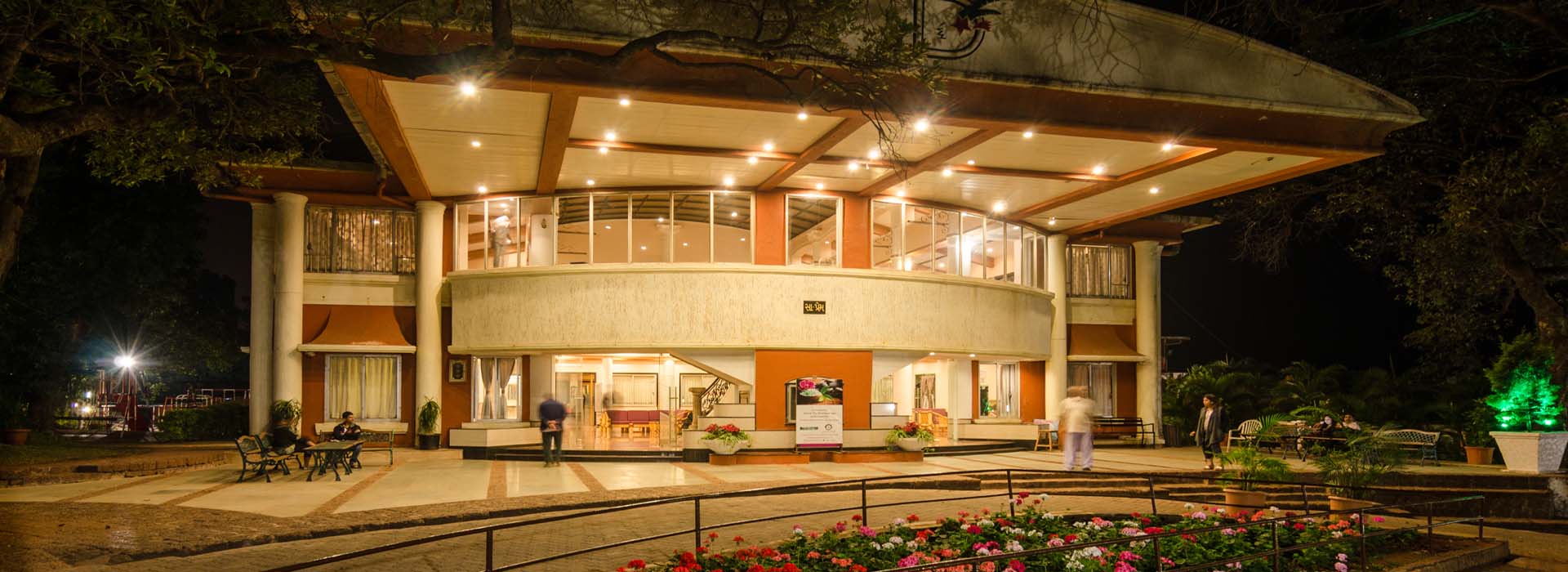 Affordable Honeymoon Bliss at Hotel Dreamland, Mahabaleshwar