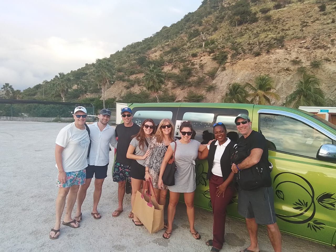 Explore St. Maarten with Ease: Guided Tour Services and Taxi Rentals