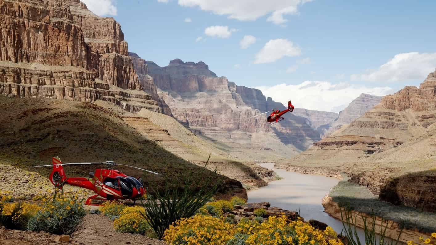 Las Vegas Private Helicopter Tour Service | Grand Canyon Helicopter Tour with Limousine & Dining Experience