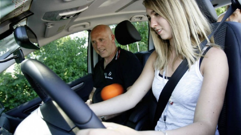 What are the features of Class 5 Edmonton Driving Courses?