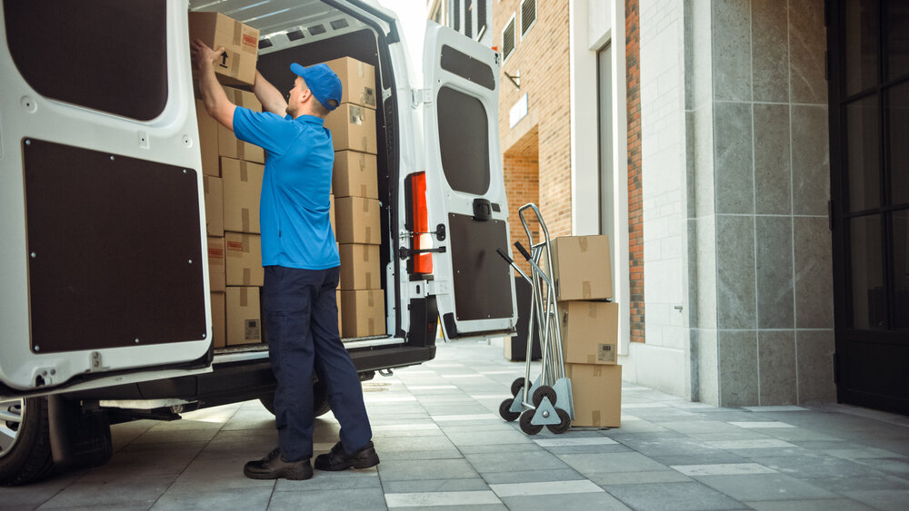 Smooth Sailing or Stressful Struggles: Long-Distance Moves and the Benefits of Hiring Professional Movers in Florida
