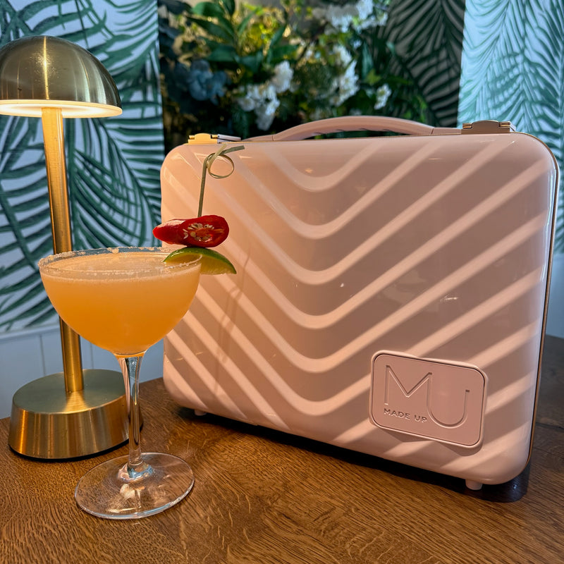 How to Choose the Right Cosmetic Makeup Box for Travel and Everyday Use