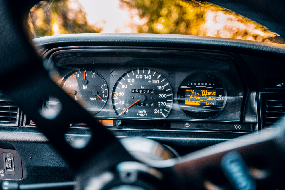 Unlocking Precision: Keylink Diagnostics' Expertise in Odometer Correcting