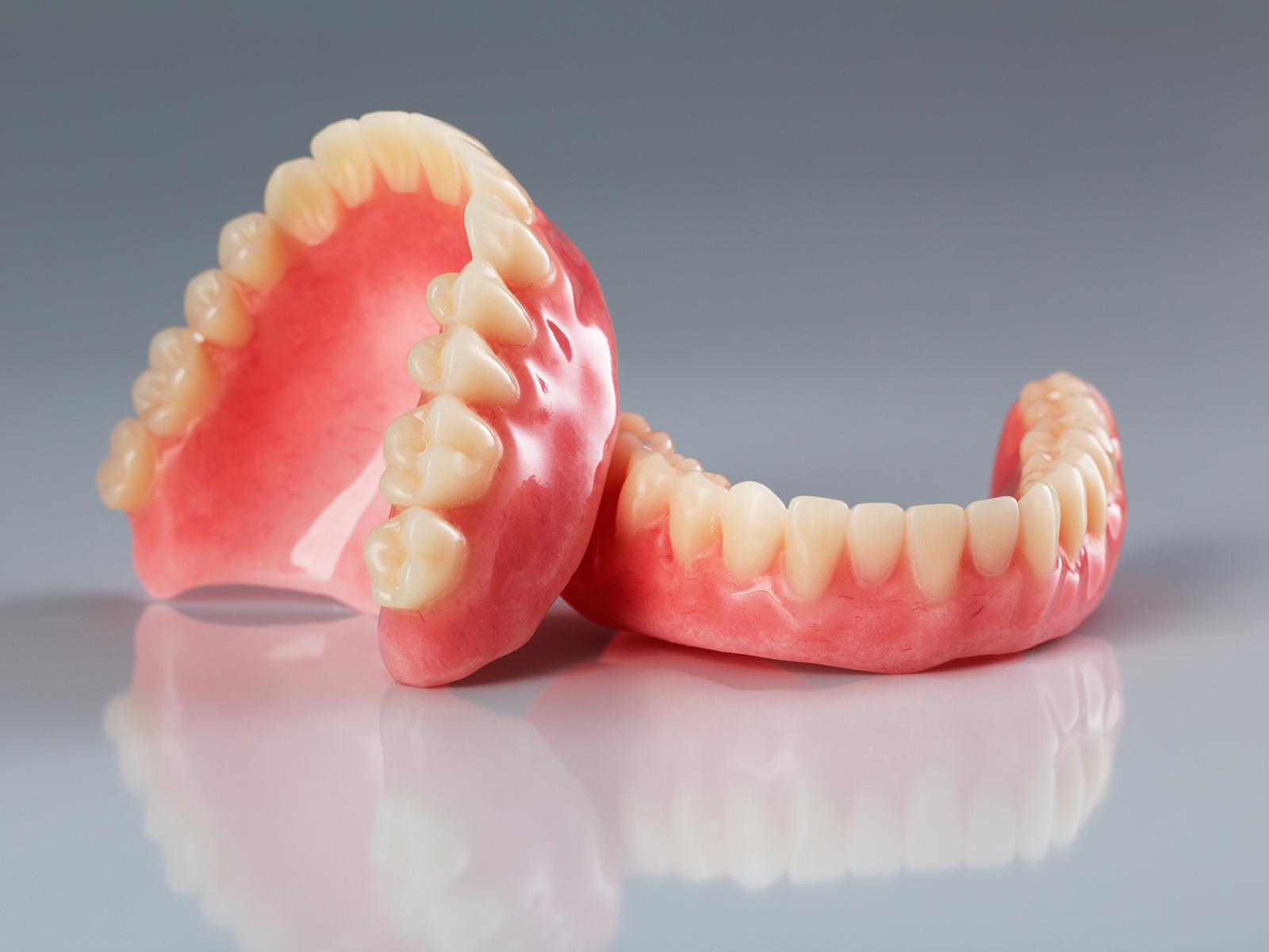 How much do permanent dentures cost in Dubai?