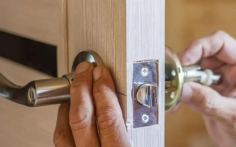 How Do I Choose a Reputable Locksmith?