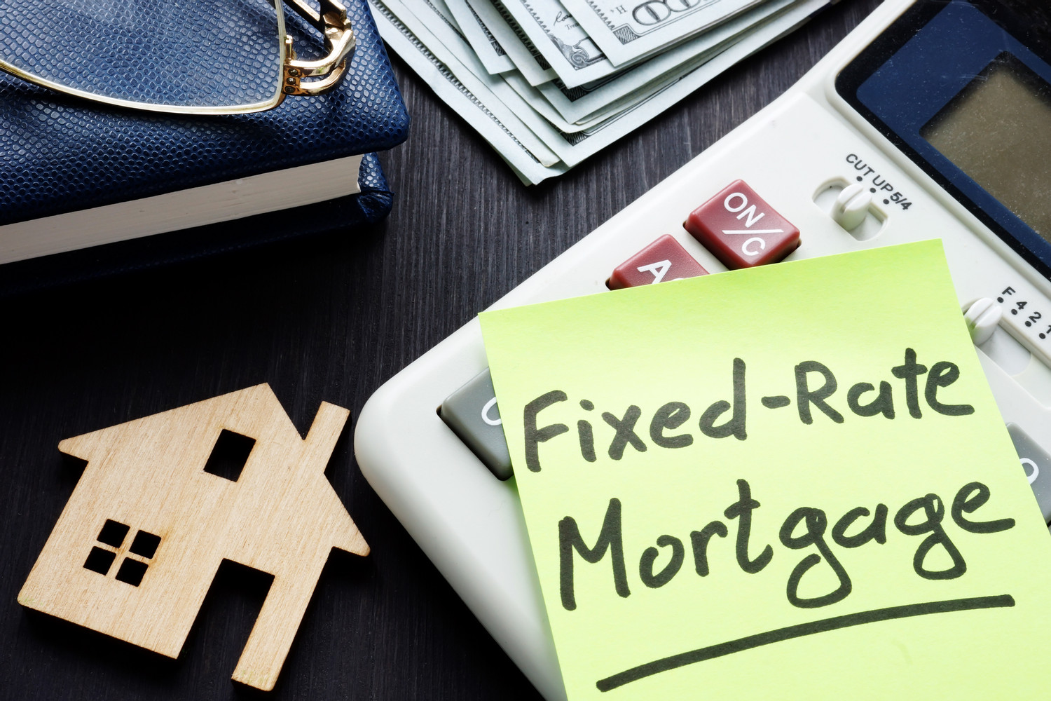 Should you choose a fixed-rate mortgage with a short or lengthy term?