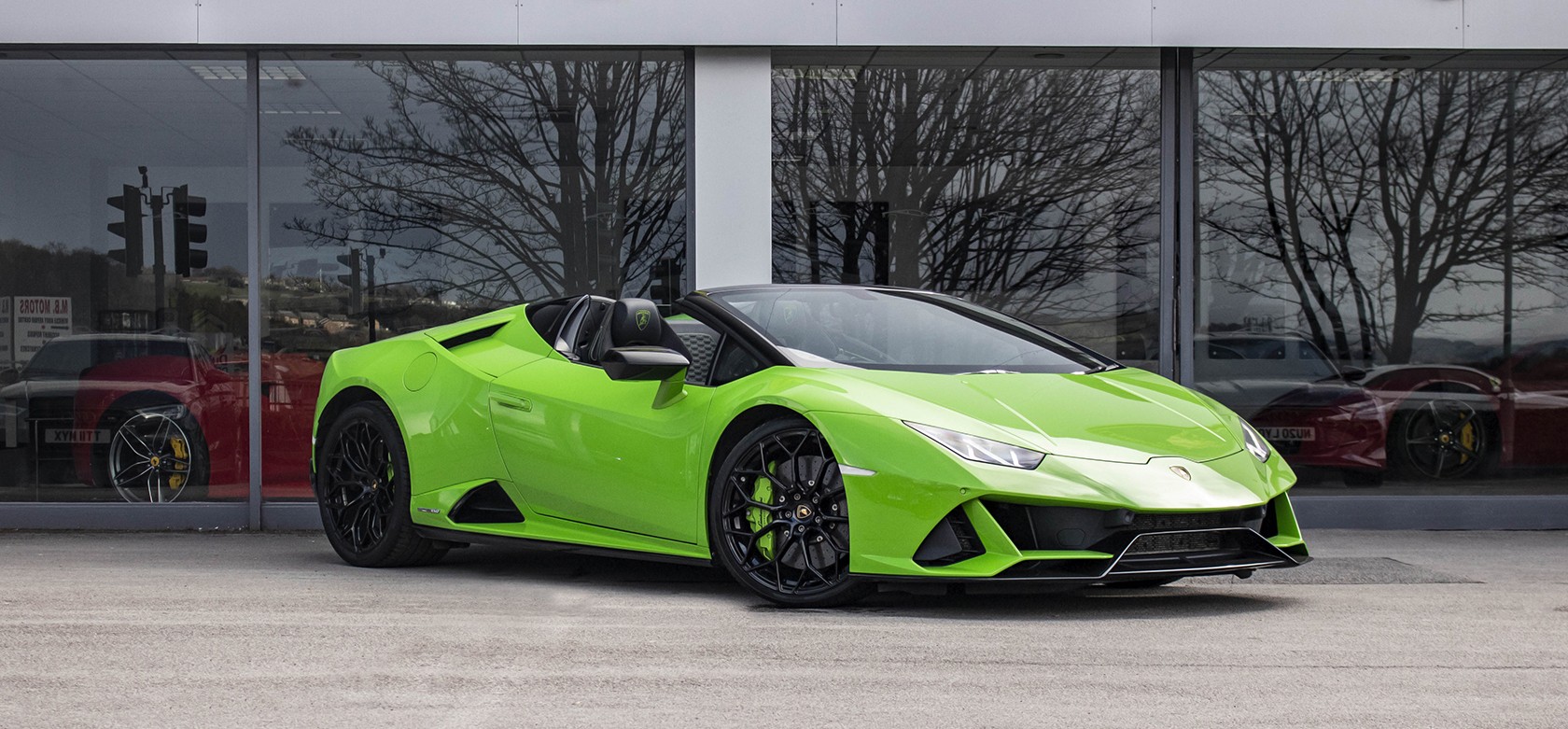 Luxury Lamborghini Hire for Proms and Weddings in the UK with Oasis Limousines