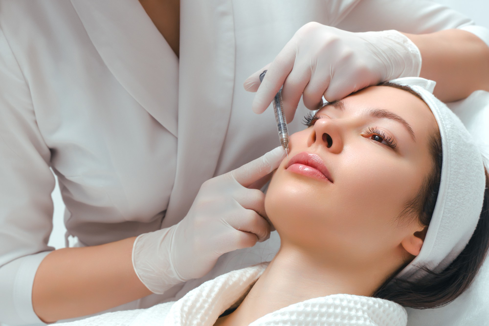 Fast Track to Aesthetics in London: Unleash Your Beauty Mastery with FACES ON FACES