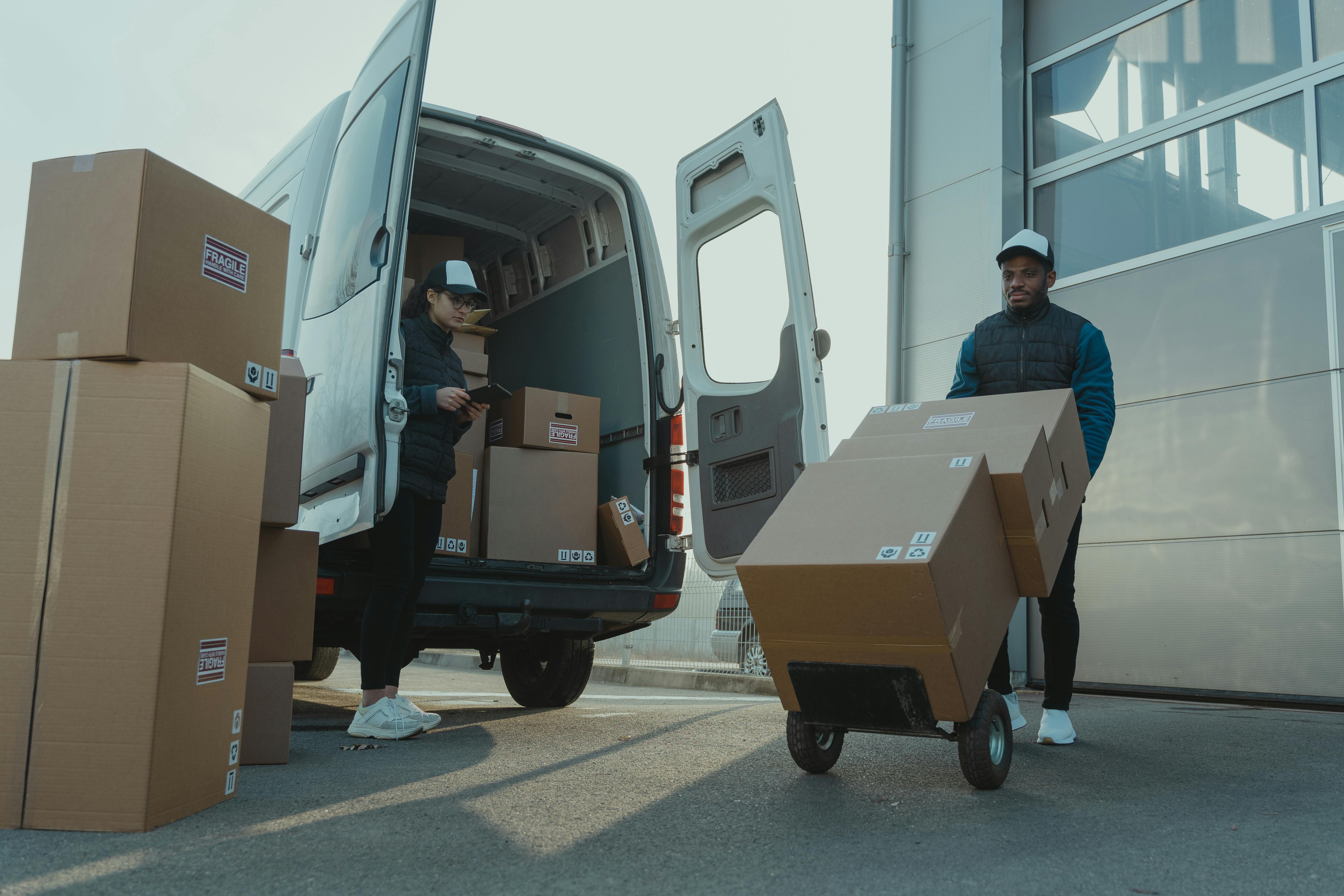 Global E-Commerce Logistics Market Report 2024: Market Size, CAGR, Lucrative Segments And Top Regions