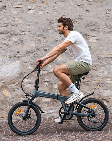Vienna’s Urban Commuters Are Choosing Folding Electric Bikes
