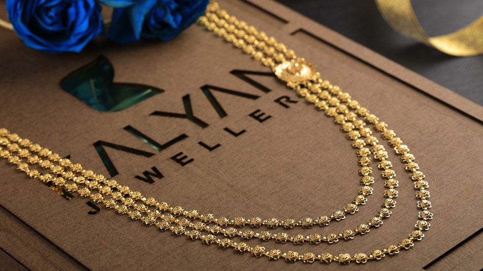 Floral Jewellery - A mix of Gold and Diamond pieces