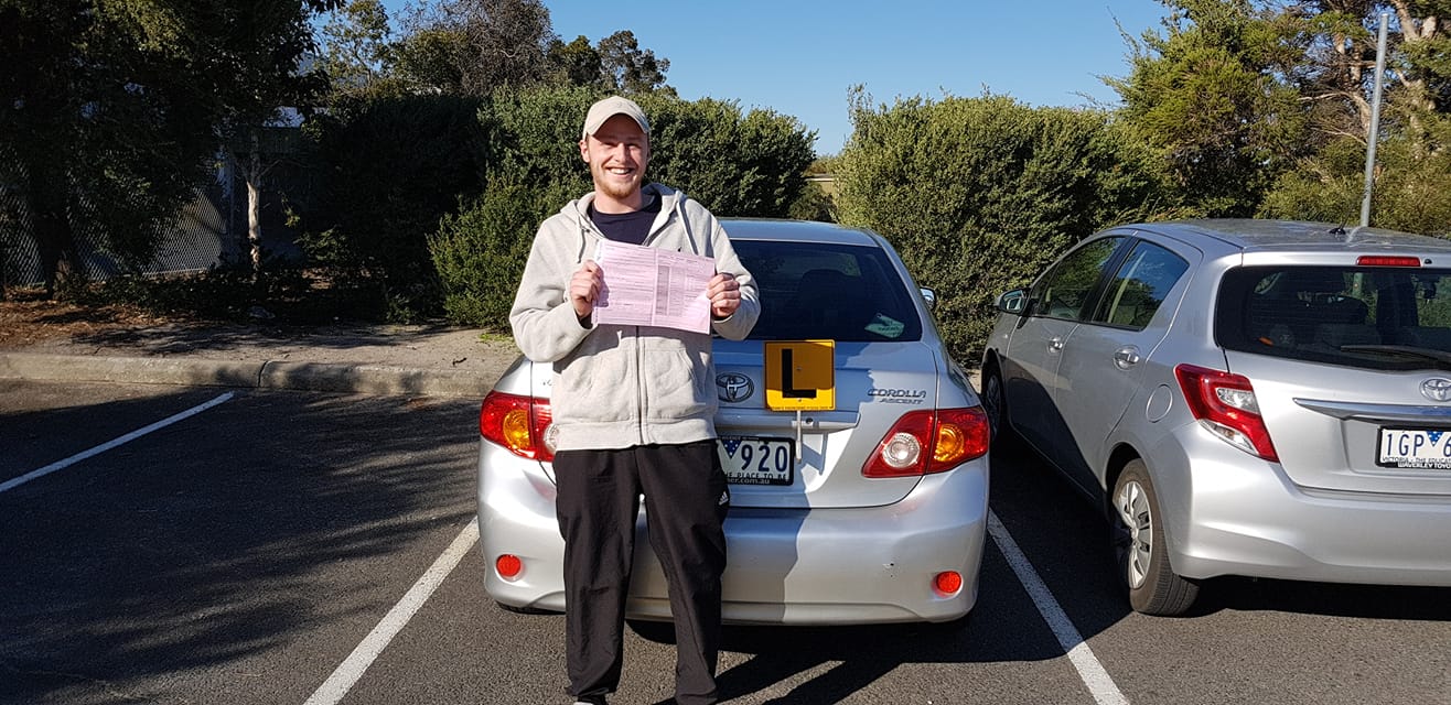 What are the Various Forms of Lessons offered by Driving Schools