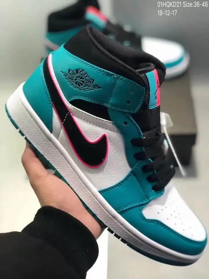 Sneaker Trends for the Modern Fashionista