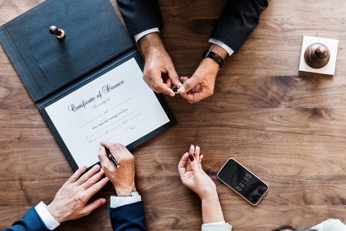 Successfully Maneuvering De Facto Relationships in Partner Visa Applications