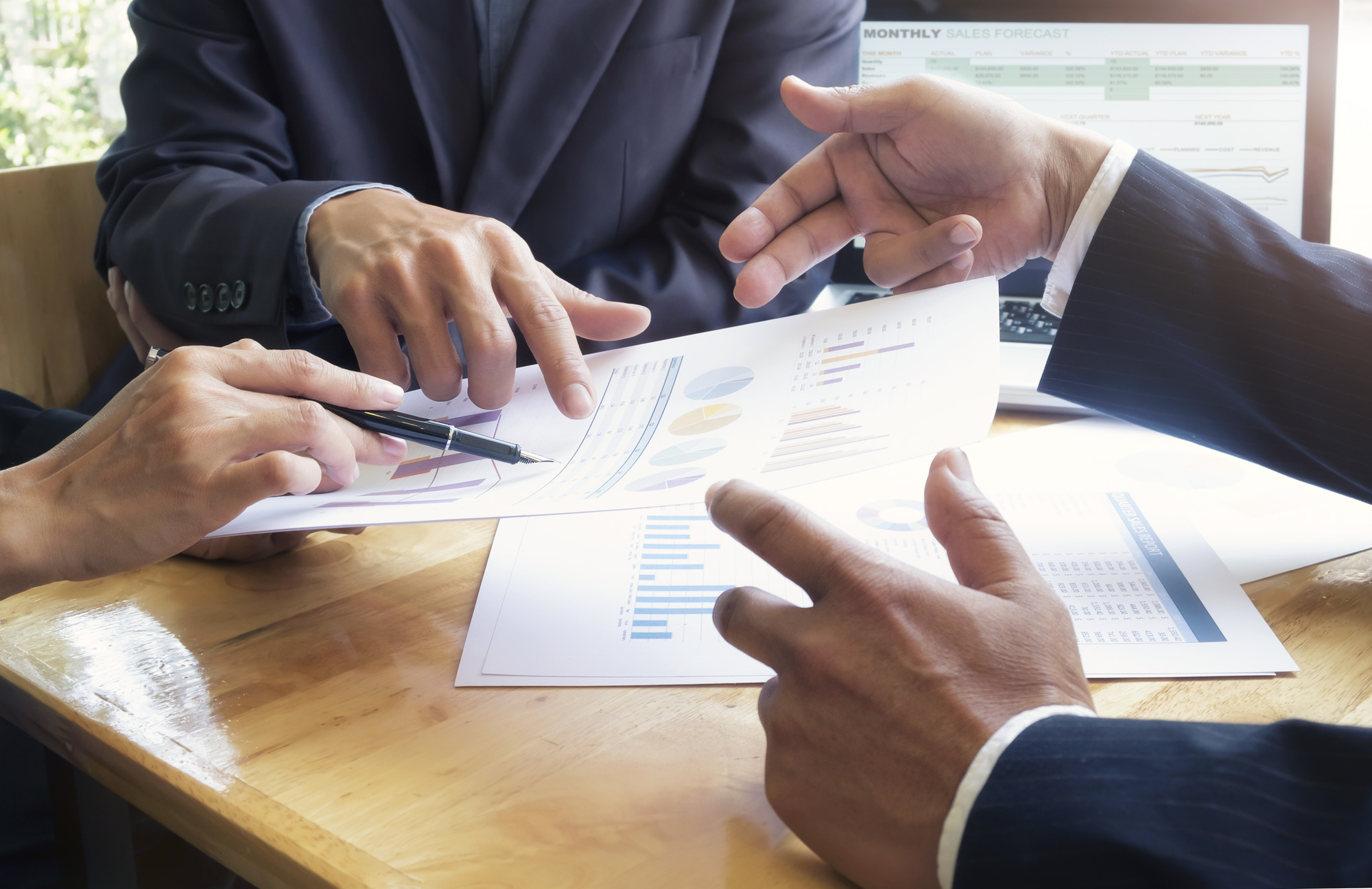 The Role of a Financial Consultant in Building Wealth