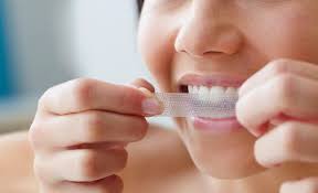 Whiten Your Teeth at Home: Effective DIY Methods