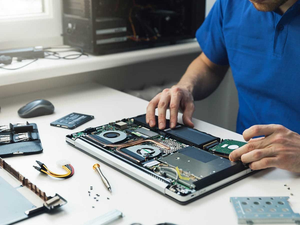 What to Look for in a Laptop Service Center in Dubai, UAE