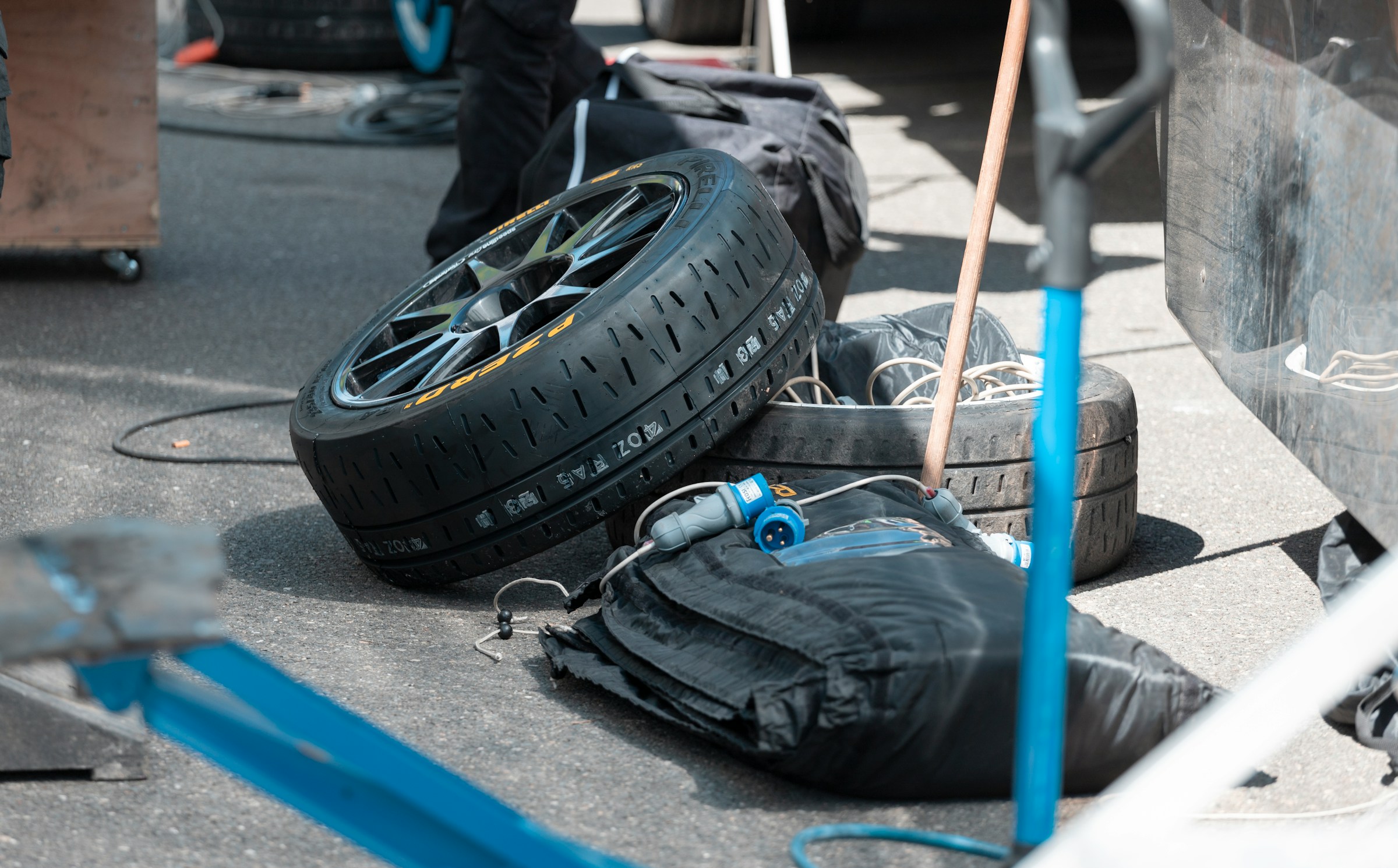 Rolling with Ease: How Mobile Tyre Fitting is Revolutionizing Manchester's Car Maintenance