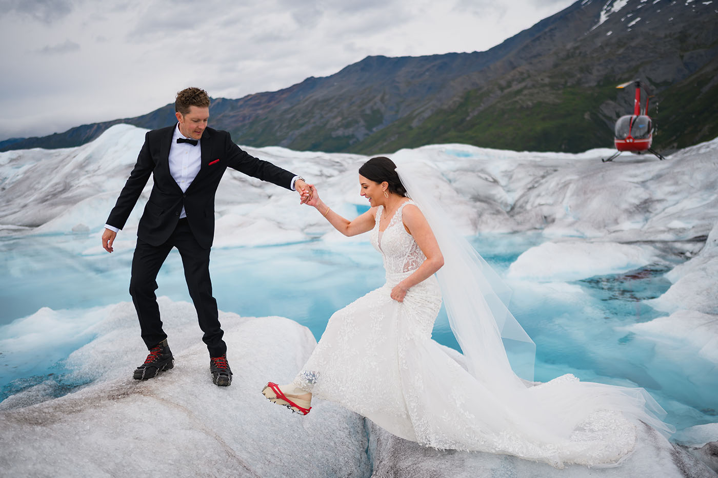 How to Choose a Photographer for Your Alaska Wedding?