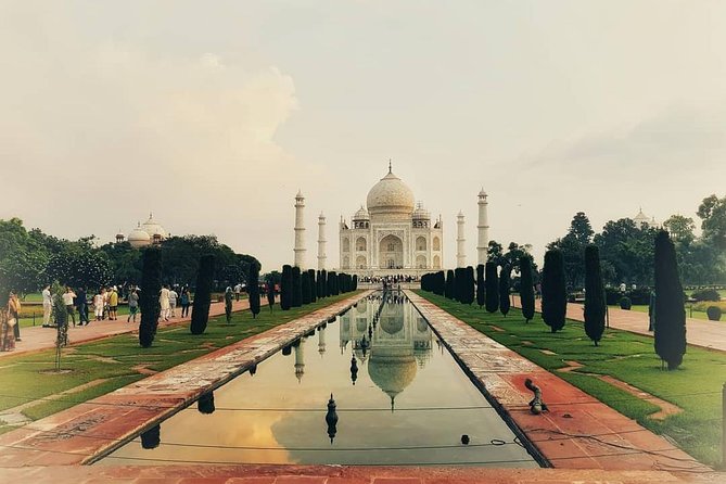 Approved Tour Guide in Agra full-day