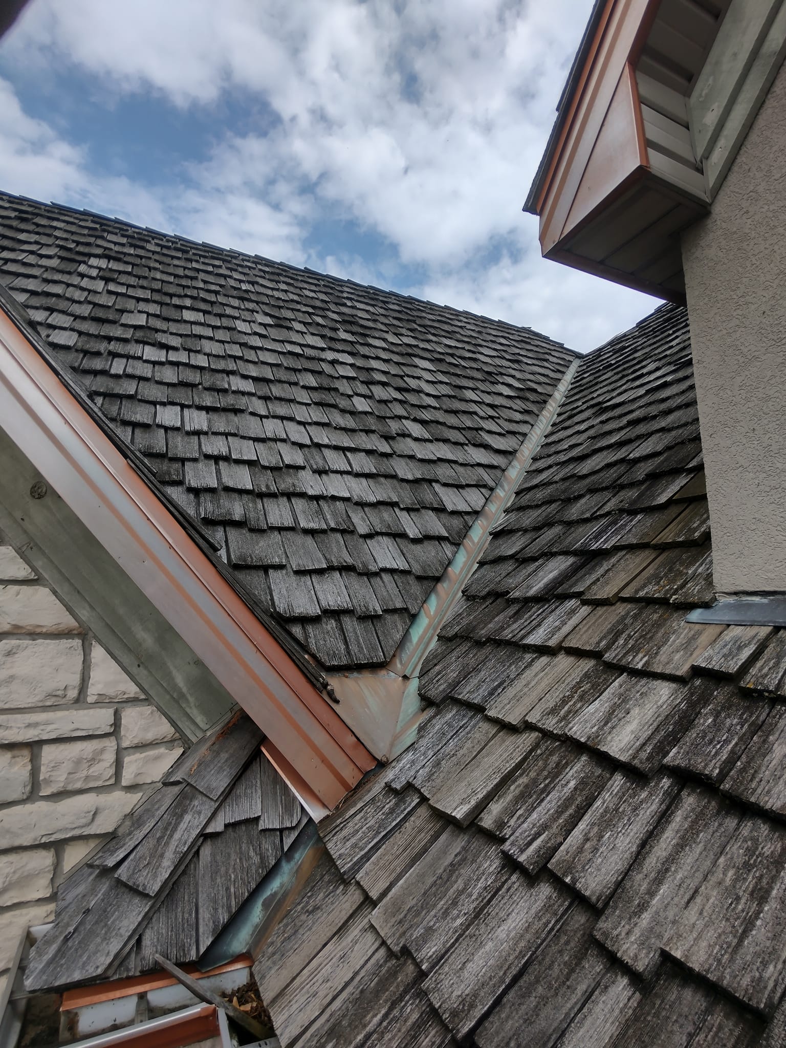 A Worry-Free Summer with The Best Roofing Solutions!