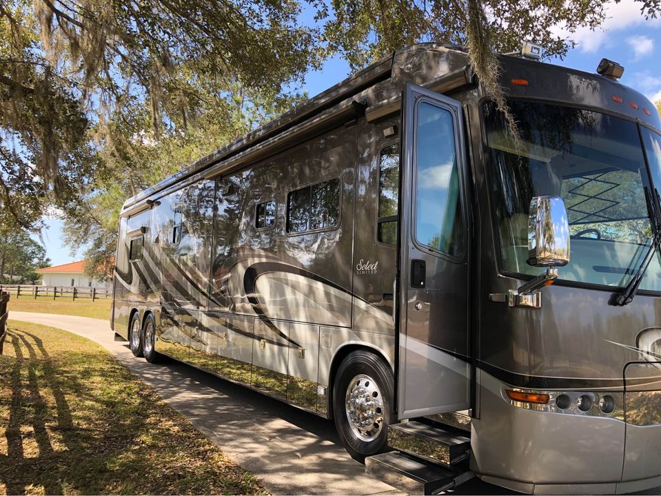 The Ultimate Guide to Luxury Motorcoach Rentals for First-Time Renters