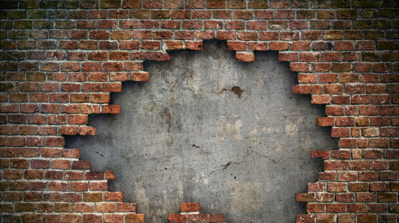 Understanding Thermal Expansion Cracks in Brick Walls
