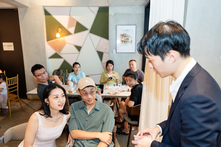 Elevate Your Event with the Best Singapore Magician