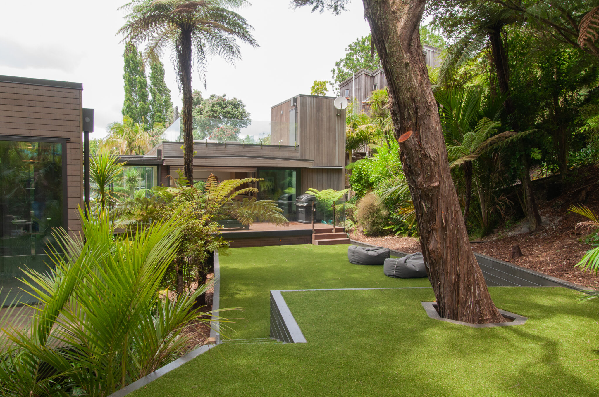 The Ultimate Guide to Choosing Artificial Grass for Your Home or Business