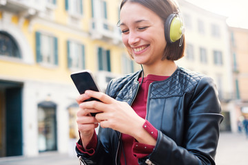 Effect Spotify app has on people and the necessity for it during the Coronavirus outbreak