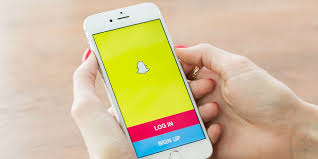 How does messaging app like Snapchat Clone Work?