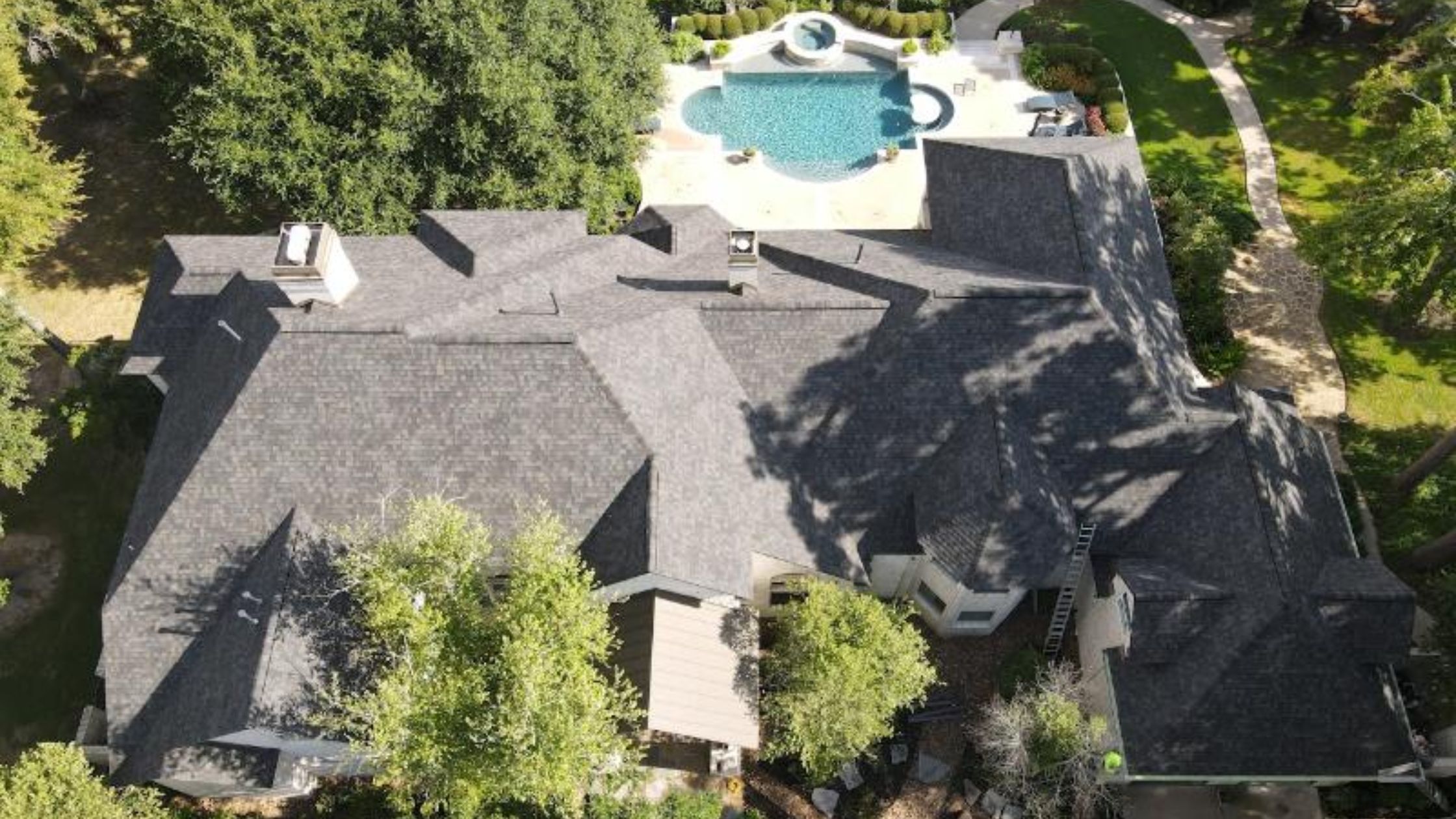 Flat Roofs On The Rise: What You Should Expect To Pay For A Commercial Roof Replacement?