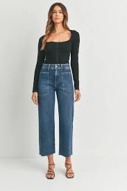Must-have Wardrobe Choices for Women’s Skirts This Summer Season 