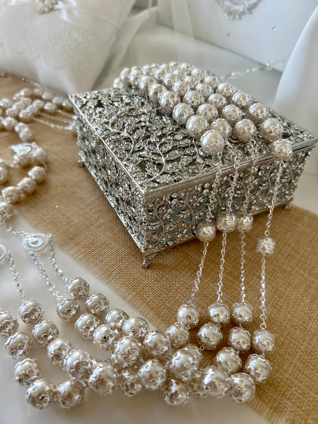 Embrace Timeless Tradition with the Ivory Pearl Silver Chain Wedding Lasso