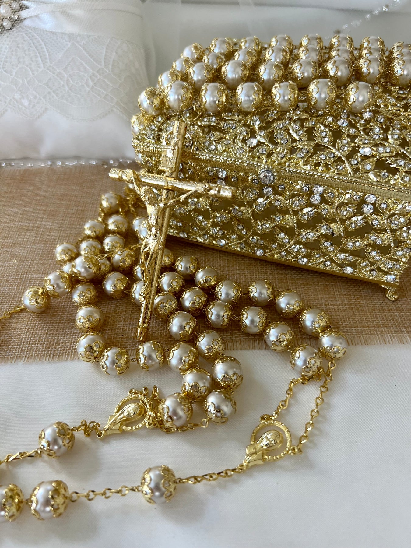 Keep Wedding Traditions Alive with the Elegant Pearl Gold Chain Wedding Lasso