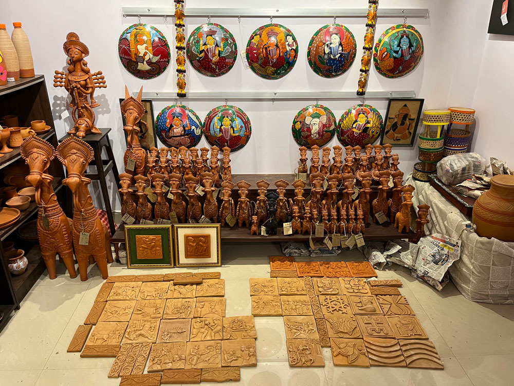 Top Treasures to Find at an Indian Souvenir Shop