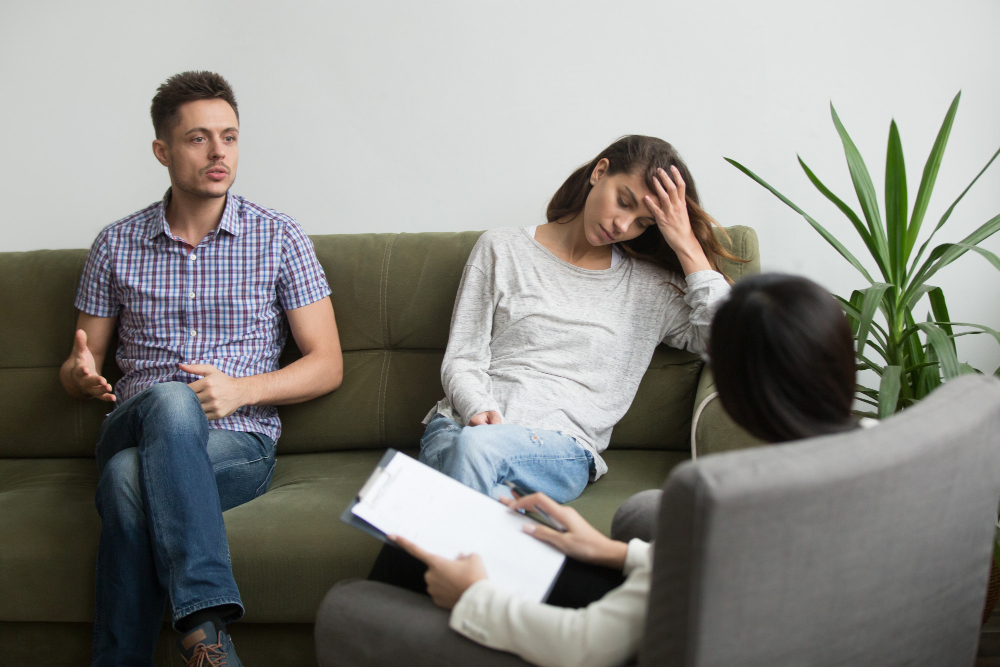 Online vs. In-Person Couples Therapy: Which is Right for You?