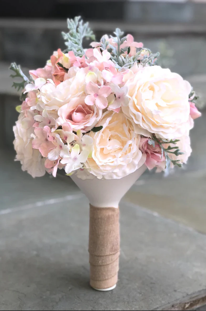 Innovative Gift Idea: Bouquet Meets Beverage