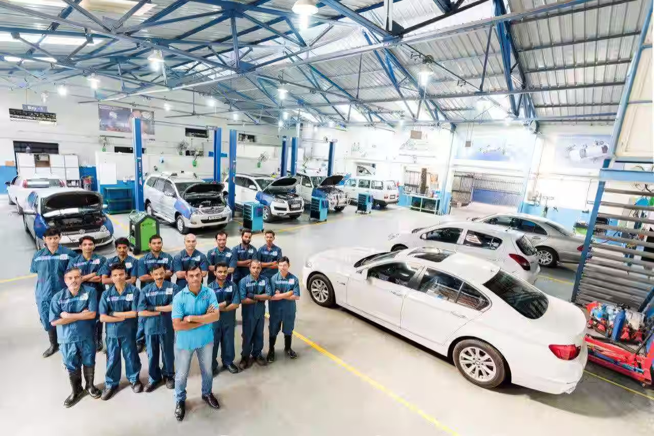 Choosing the Right Car Polishing Service in Thane West: Tips and Considerations