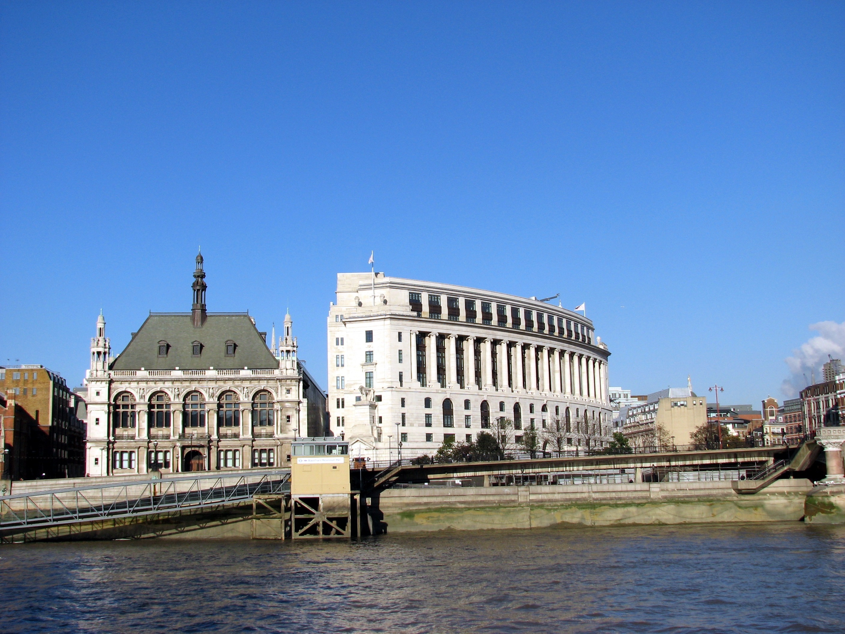 Storage Units in Edgware