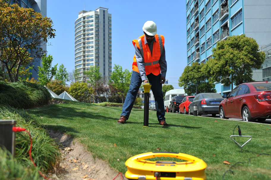 Top Reasons to Hire a Professional Utility Locator