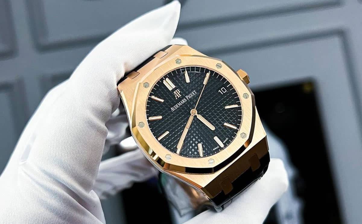 Behind The Scenes Of Polishing VS Watch Protection Films For Your Watch Care