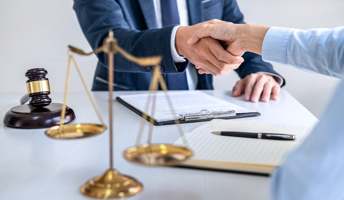 Global Recognition, Local Expertise: The Best Law Firm in Abu Dhabi's Unique Offering
