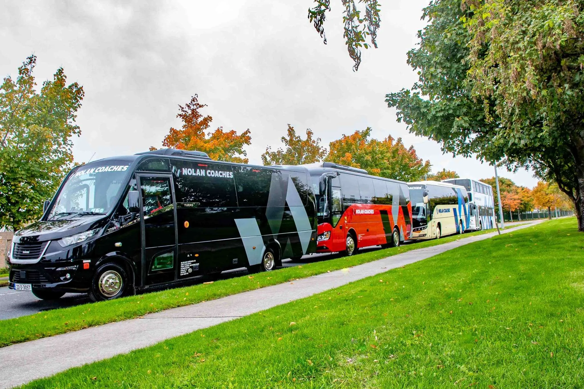 Why Hiring a Coach or Minibus is the Perfect Solution for Group Travel?