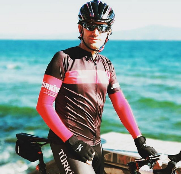 Customisable Cycling Kits are Durable On the Use and can be Availed in the Best Price!
