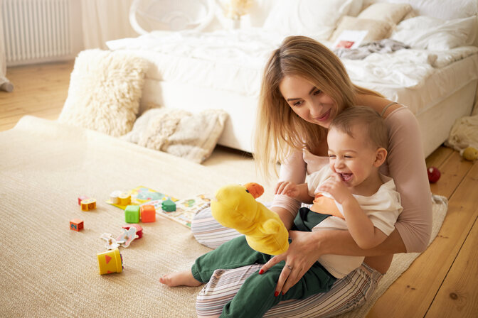 Loving Babysitter service in Pune for Your Baby