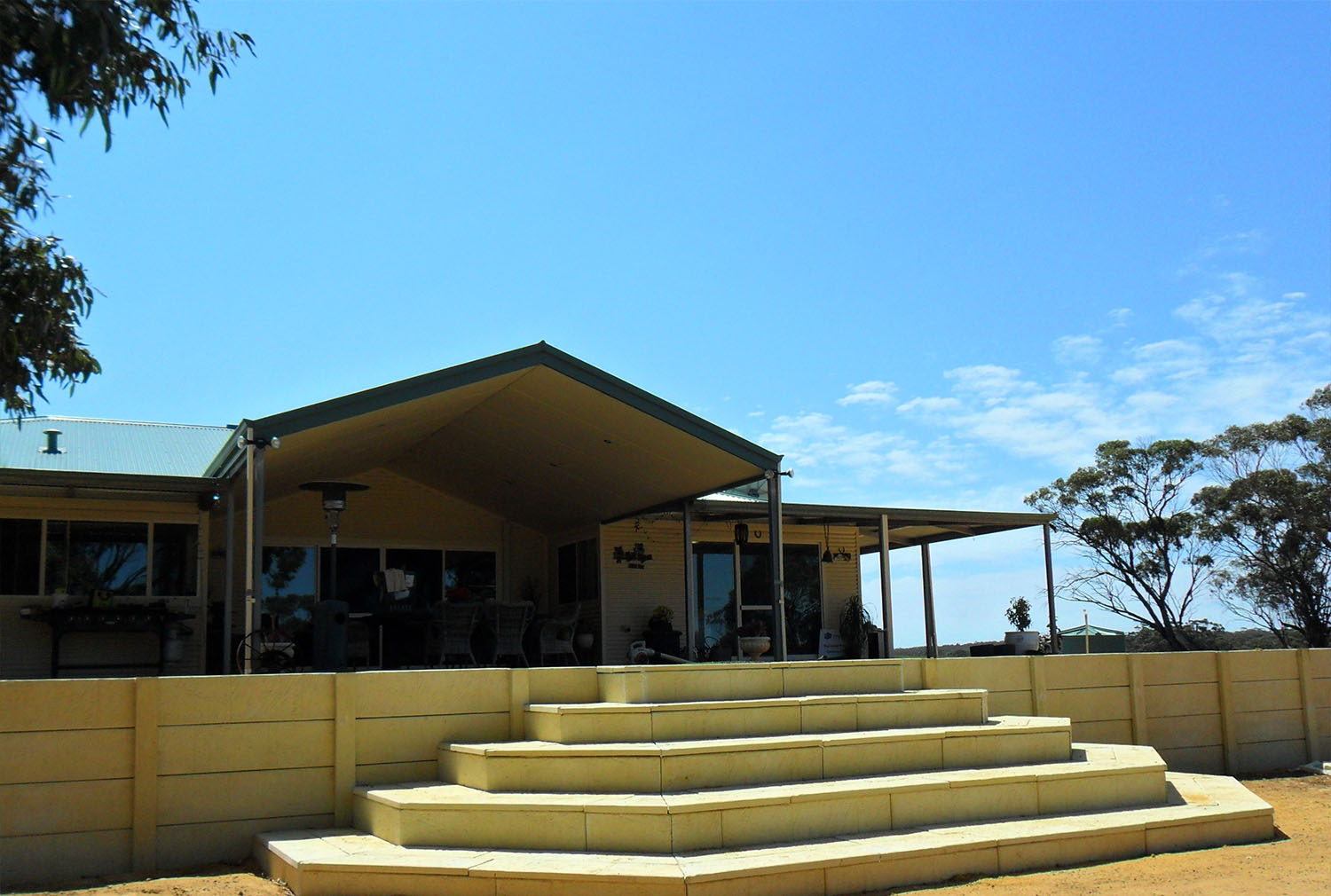 Step-by-Step Guide to Replacing Your Retaining Wall